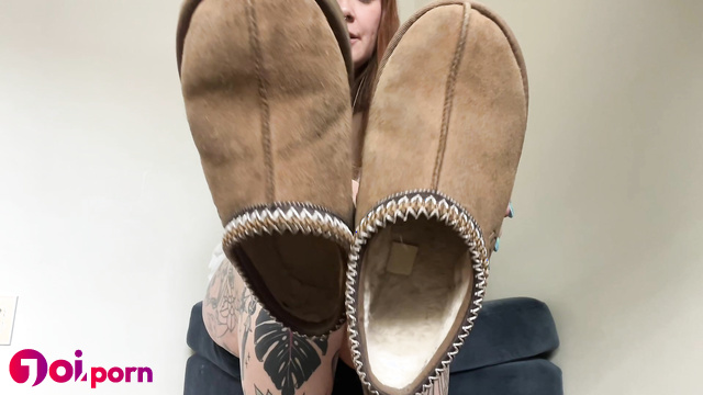 Fulfill Your Ugg Slipper Fetish with this Dirty Talk JOI Video - Princess Sinnamon