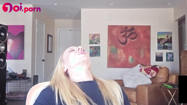 The blonde was hypnotized and forced to obey and follow commands - GG Fetish Media