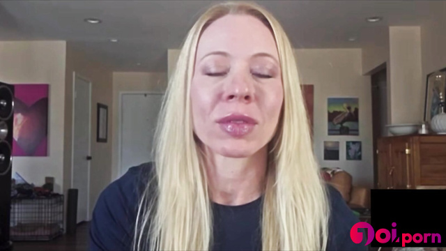 The blonde was hypnotized and forced to obey and follow commands - GG Fetish Media