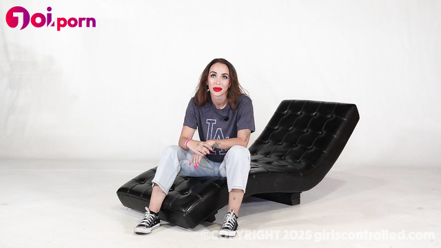 Koven - The girl is hypnotized and forced to obey - Girls Controlled To Be Bad