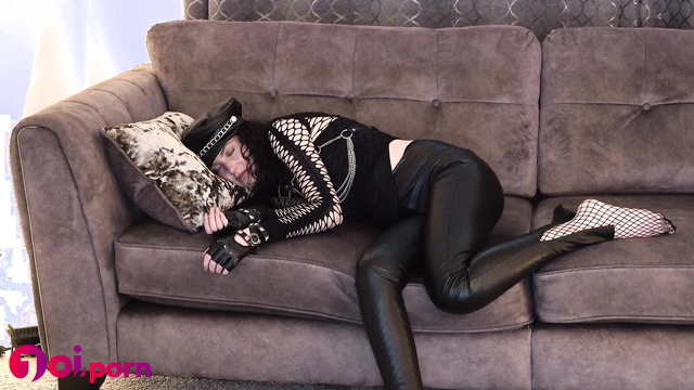 Mind Control Training with Salina: Leather, Fishnets, & a Willing Plaything - Entrancement