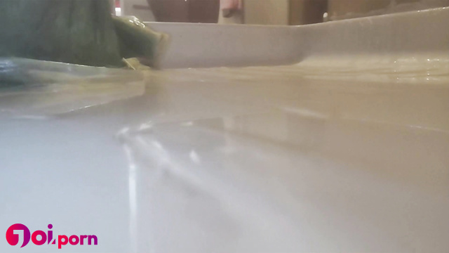Italian giantess takes a shower, only her massive feet visible - Nicoletta Embassi