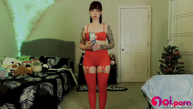 Sexy brunette undresses and obeys commands under hypnosis - FF Productions