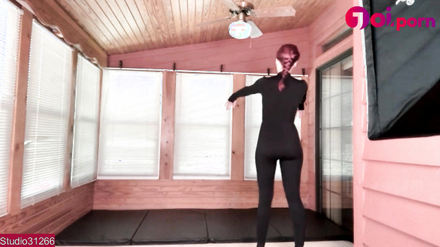 Kat Vanwylder - Redhead sexy girl shows her sexy body under hypnosis - Studio 31266