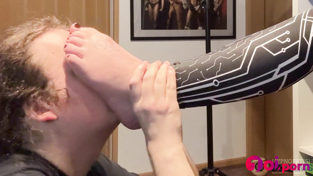 Emily Addams was brought home and hypnotized to sniff feet - MesmerizingFetishDreams