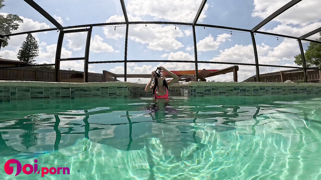 Sexy brunette teases you and masturbates underwater - Princess Nathalia