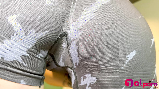 Blonde let you smell her socks after training - London Evans