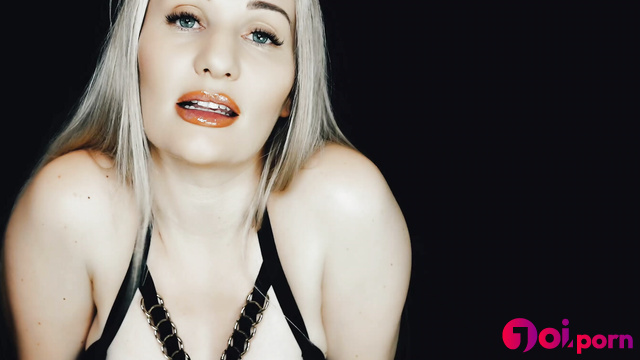 Juicy blonde is trying to put you into a state of hypnosis - Goddess Poison