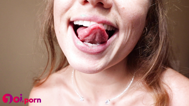 Lip gloss addict makes you weak while stroking - Goddess Roxy