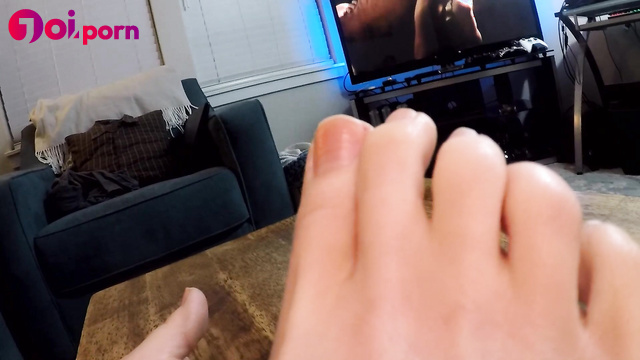 Giantess having fun making you tiny and helpless - Housewifeginger