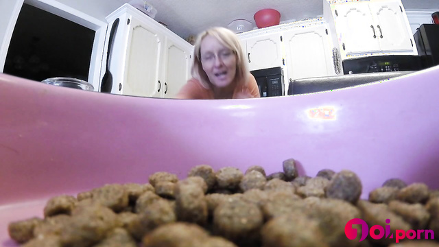 Milf in glasses gave food for her puppy, look - Buddahs Playground