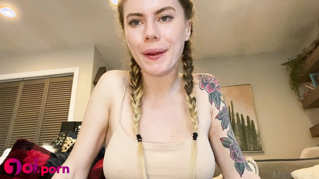 She will show you something if you behave well / femdom - MissIvyDoll