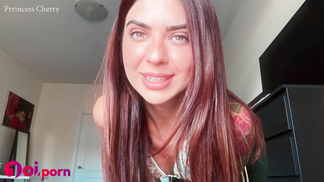 Girl teases you with her hot ass in leggings - Prrincess Cherry