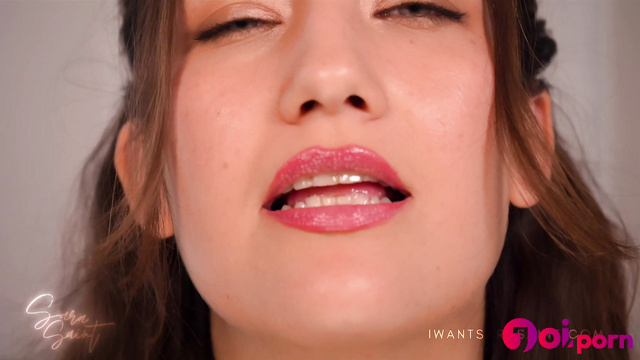 Sexy girl seduces you with her hot lips and tongue - Sara Saint