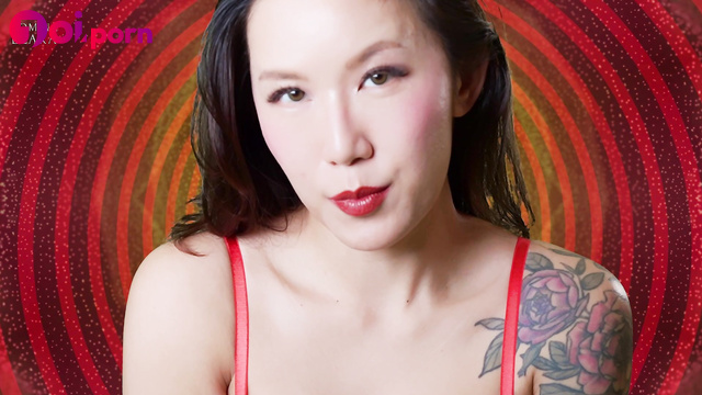 Caress your horny stepmommy, honey - Domina Elara