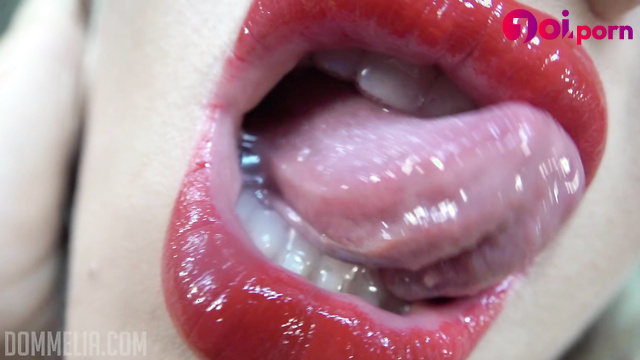 Sexy blonde seduces you with her sweet lips - Dommelia