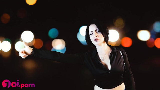 Street whore wants to dominate you and stay in your house - JuliaCrown