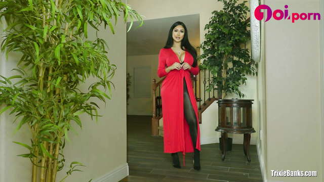 Dirty questions for a slutty housewife - Trixie Banks