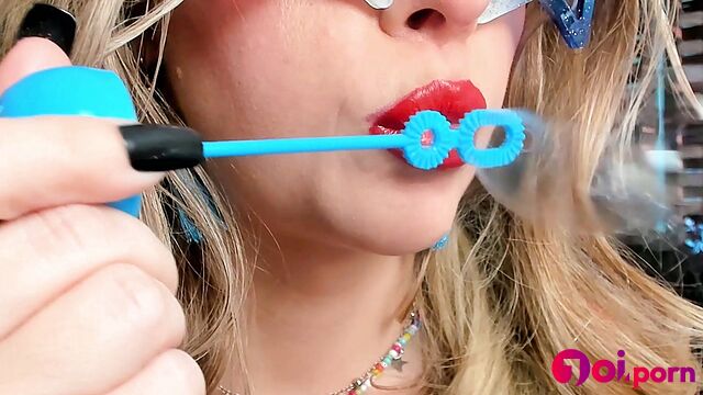 Lipstick makes funny bubbles (close up) - Petite Mercy