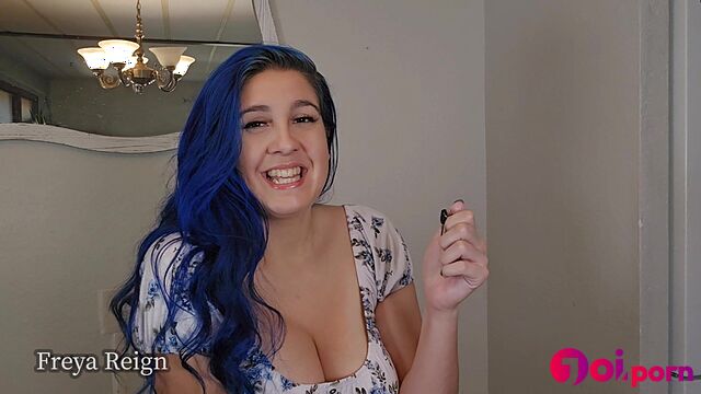 Babe with colored hair wants you to keep your dick under control - Freya Reign
