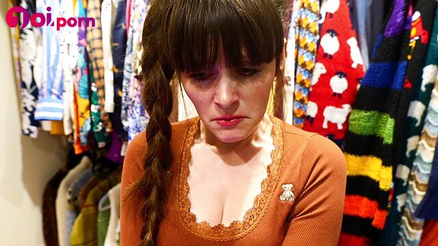 She couldn't resist sucking, home solo - Sydney Harwin